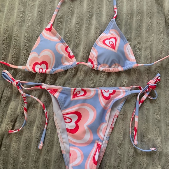 Bikini - Picture 2 of 3